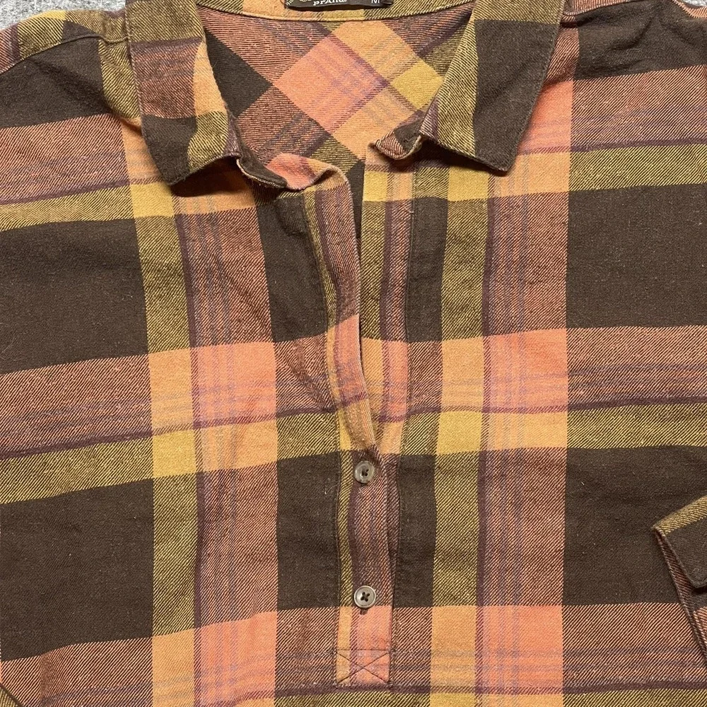 PrAna Shirt Womens Medium Brown Plaid Flannel Long Sleeve Popover Casual - Picture 3 of 7